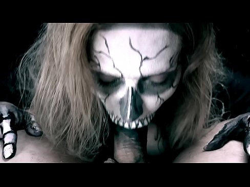 ❤️ Demonflicka suger kuk med sin svarta mun och sväljer sperma. ❤ Sexvideo at us ❌